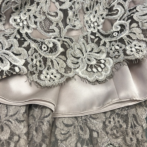 Carmen Mark Valvo beaded lace and mesh long skirt - Picture 12 of 12